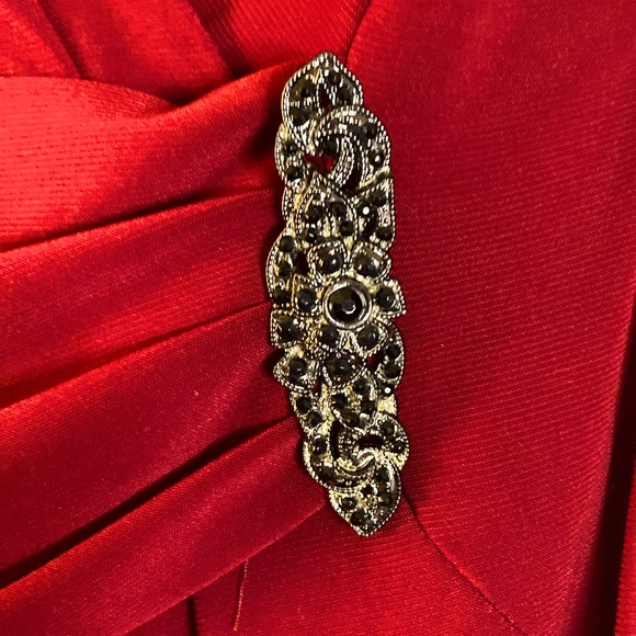 Chaps Women’s Burgundy Faux Wrap V-Neck Stretch Dress - Picture 3 of 4